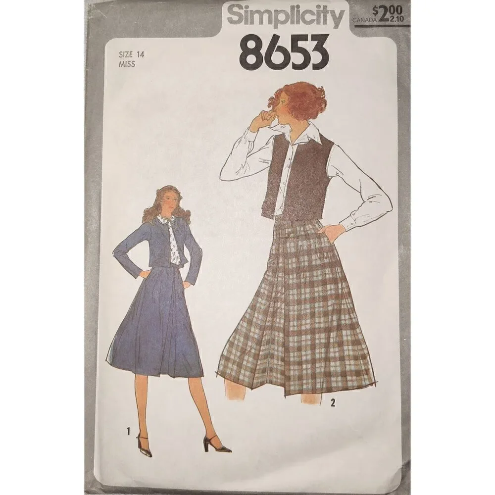 SIMPLICITY PATTERNS. Lot of 6. Work wear office wear. Have been cut.
